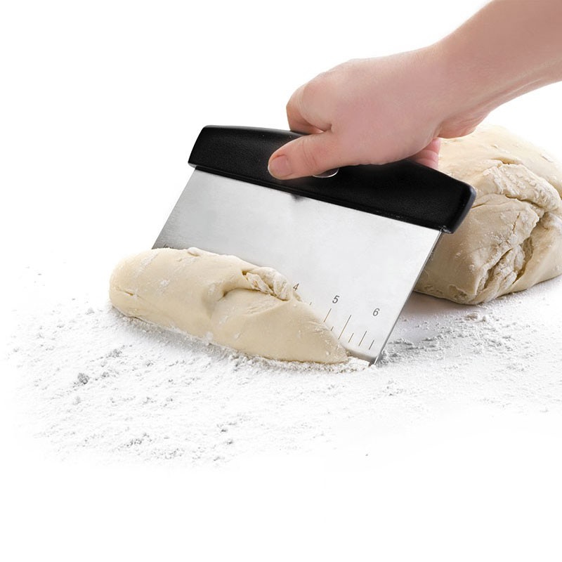 Grattoir en acier inoxydable de la pâte à pain ou de la pâtisserie